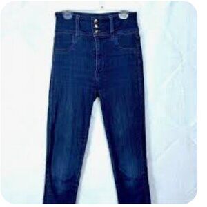 American Eagle Short Super Hi Rise Jeggings Dark Wash --14 --500